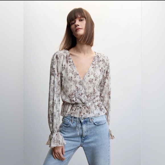 Mango Floral Print Plisse Pleated Peplum Blouse Womens Sz XS V-neck Semi Sheer - Picture 2 of 9